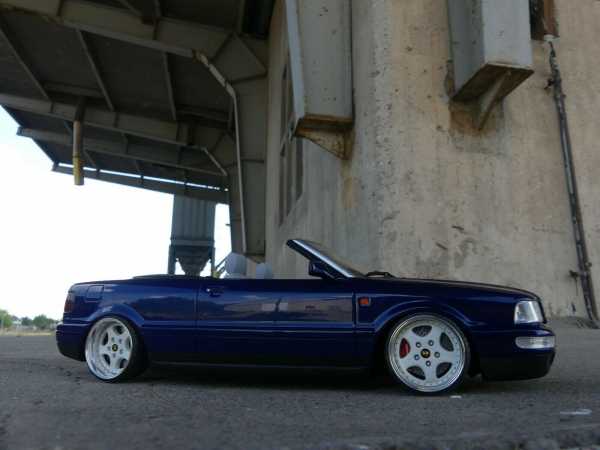 1:18 Audi 80 2.8 V6 Cabrio "Santorin Blue Edition"